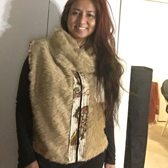 Fur North Vest - Picture 3 of 3